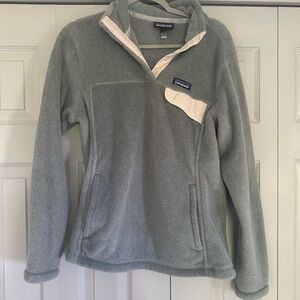 Patagonia Fleece Pullover. Size L. Light grey and light pink coloring.